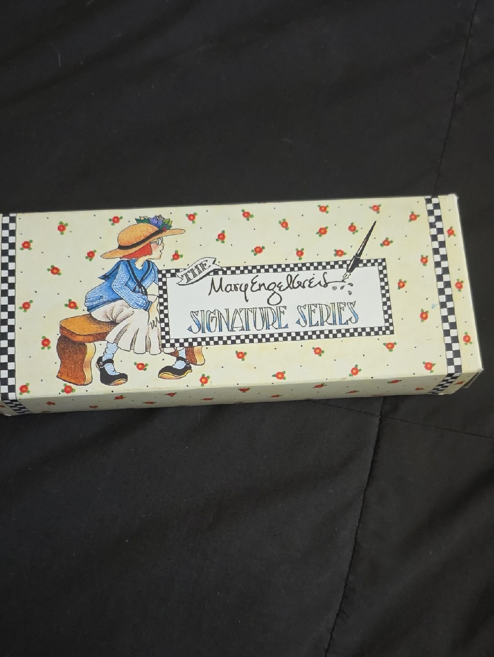 Mary Engelbreit Tin/Walt Disney World Navy Blue and Gold Pen Cap